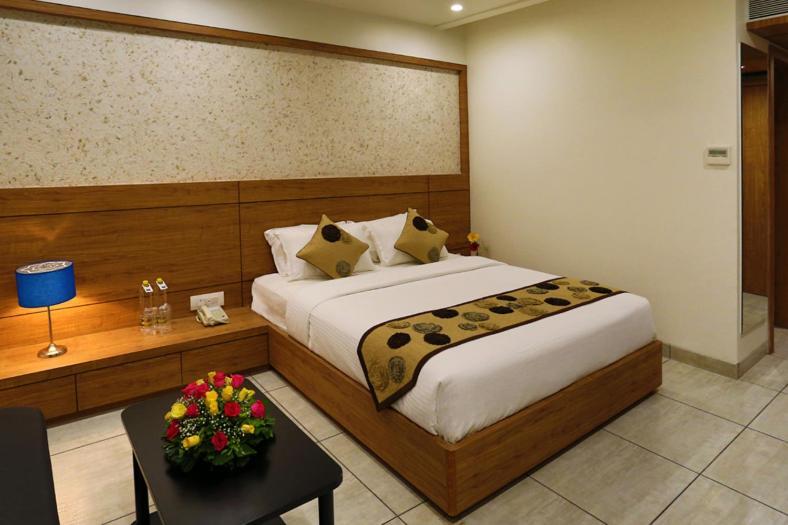 Grand Kailash Hotel Aurangabad  Exterior photo
