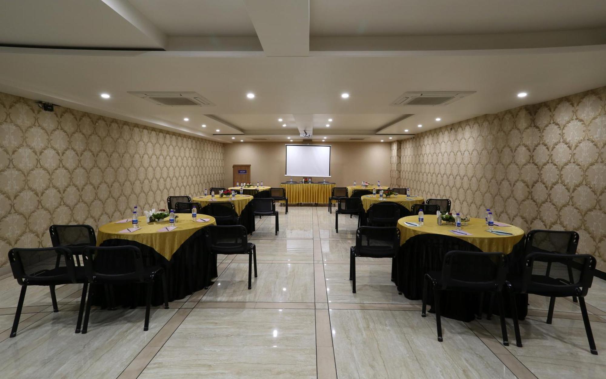 Grand Kailash Hotel Aurangabad  Exterior photo